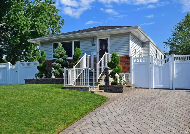 Photo 1 of Single family home for sale at 203 Chelsea Ave, Babylon, NY 11704 | MLS# 1059173 | Listing updated on 2026-10-09