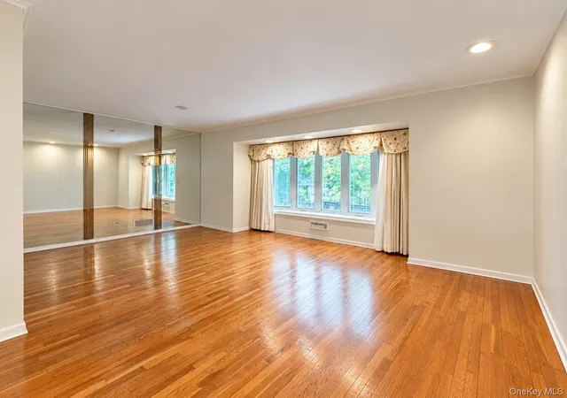 Photo 1 of Single family home for sale at 2829 Clearview Expy, New York, NY 11360 | MLS# 1059191 | Listing updated on 2026-10-07