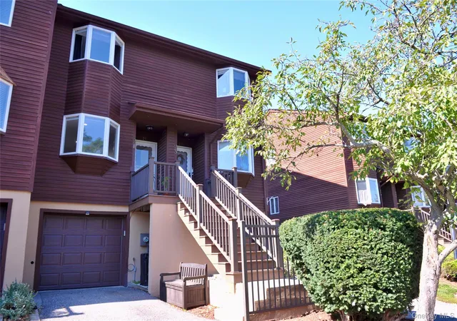 Photo 1 of Single family home for sale at 21 Knoll View, Ossining, NY 10562 | MLS# 1059219 | Listing updated on 2026-10-08