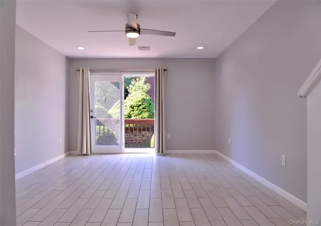 Photo 3 of Single family home for sale at 21 Knoll View, Ossining, NY 10562 | MLS# 1059219 | Listing updated on 2026-10-08
