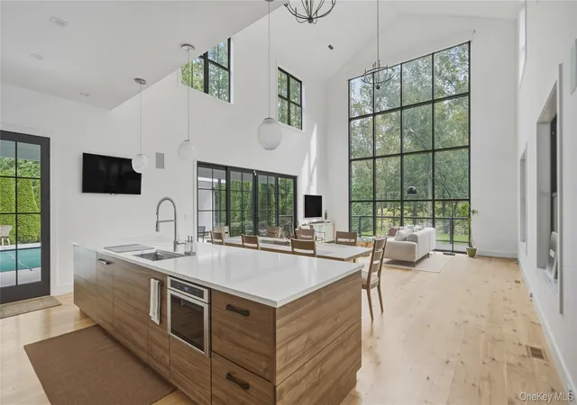 Photo 3 of Single family home for sale at 2 Bayview Ave, Shelter Island, NY 11965 | MLS# 1059229 | Listing updated on 2026-10-08