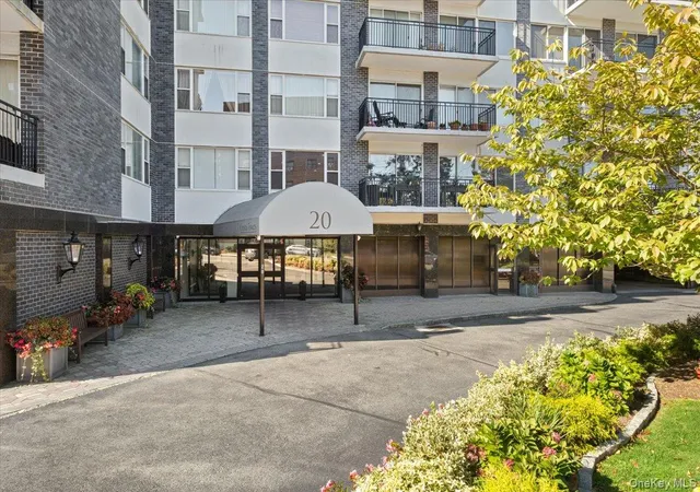 Condo for sale at 20 Old Mamaroneck Rd #3L, White Plains, NY 10605 | MLS# 1059231