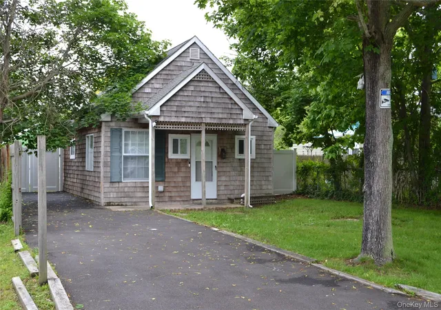 Photo 2 of Single family home for sale at 60 Huguenot Dr, Mastic Beach, NY 11951 | MLS# 1059239 | Listing updated on 2026-10-08