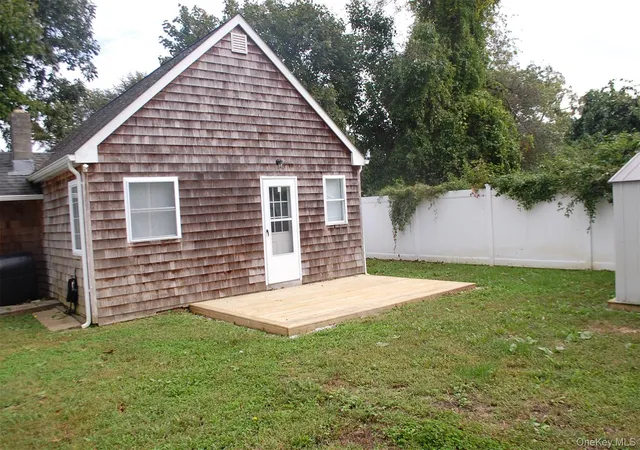 Photo 4 of Single family home for sale at 60 Huguenot Dr, Mastic Beach, NY 11951 | MLS# 1059239 | Listing updated on 2026-10-08