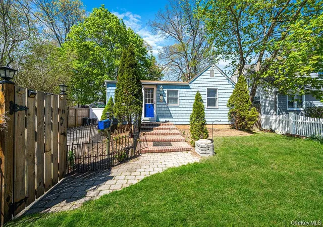 Photo 1 of Single family home for sale at 32 Dewey St, Brookhaven, NY 11776 | MLS# 1059245 | Listing updated on 2026-10-07