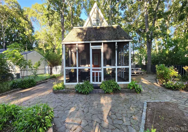 Photo 1 of Single family home for sale at 251 Jefferson Dr, Mastic Beach, NY 11951 | MLS# 1059252 | Listing updated on 2026-10-08