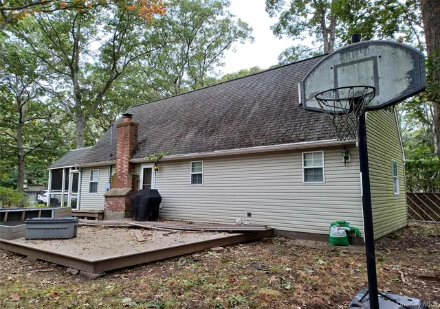 Photo 3 of Single family home for sale at 251 Jefferson Dr, Mastic Beach, NY 11951 | MLS# 1059252 | Listing updated on 2026-10-08