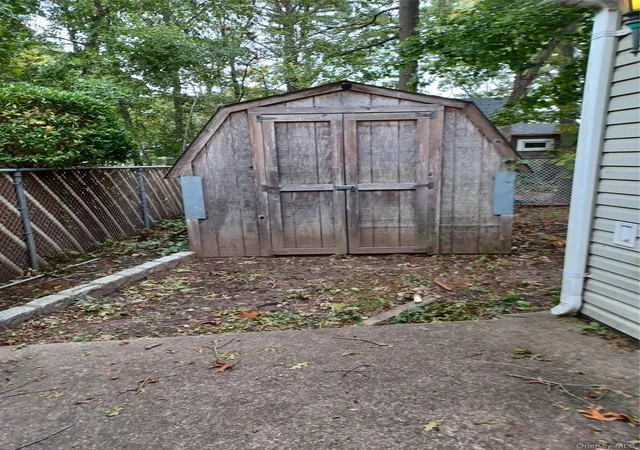 Photo 4 of Single family home for sale at 251 Jefferson Dr, Mastic Beach, NY 11951 | MLS# 1059252 | Listing updated on 2026-10-08