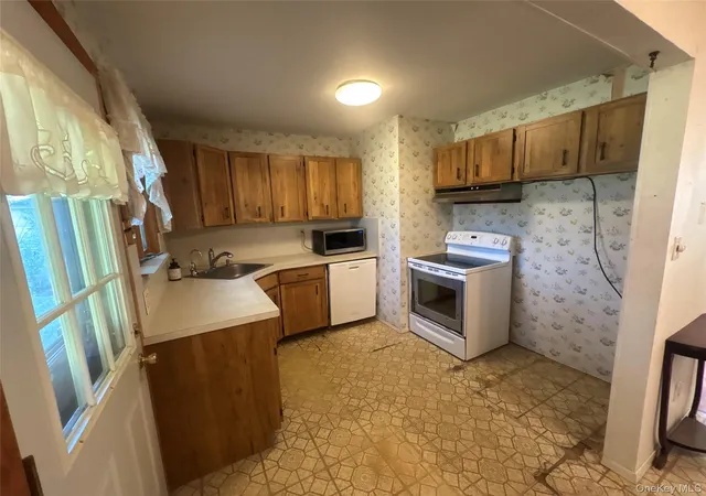 Photo 2 of Single family home for sale at 771 Windmill Ave, Babylon, NY 11704 | MLS# 1059266 | Listing updated on 2026-10-08
