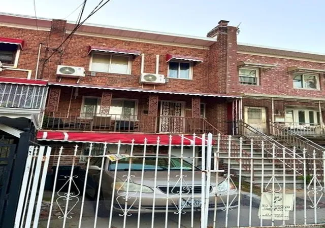 Photo 2 of Single family home for sale at 4775 Barnes Ave, New York, NY 10470 | MLS# 1059286 | Listing updated on 2026-10-07