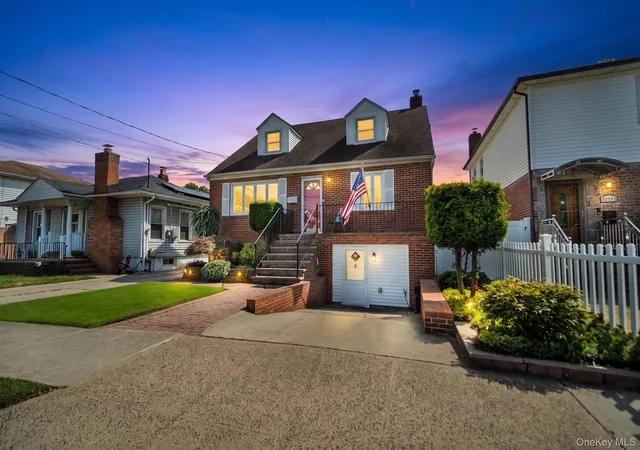 Photo 2 of Multi family home for sale at 262 08 86th Avenue, Floral Park, NY 11001 | MLS# 1059287 | Listing updated on 2026-10-08