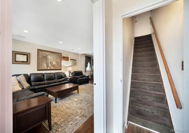 Photo 4 of House for sale at 262-08 86th Avenue, Floral Park, NY 11001 | MLS# 1059287 | Listing updated on 2026-10-09