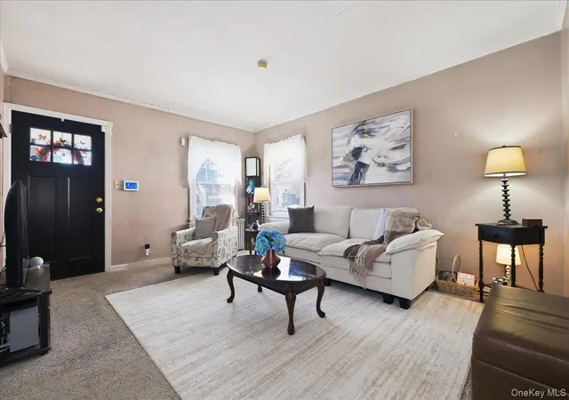 Photo 4 of Single family home for sale at 6 Wilton St, North Hempstead, NY 11040 | MLS# 1059319 | Listing updated on 2026-10-27