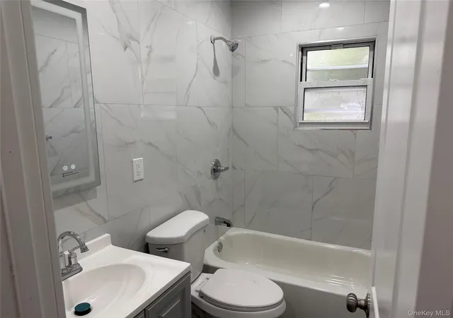 Photo 3 of Single family home for sale at 389 Warwick St, New York, NY 11207 | MLS# 1059322 | Listing updated on 2026-10-07