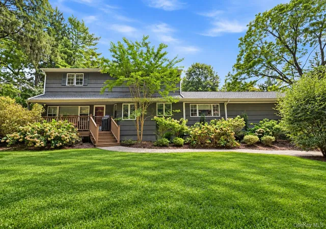 Photo 2 of Single family home for sale at 214 Norwood Ave, Northport, NY 11768 | MLS# 1059326 | Listing updated on 2026-10-08