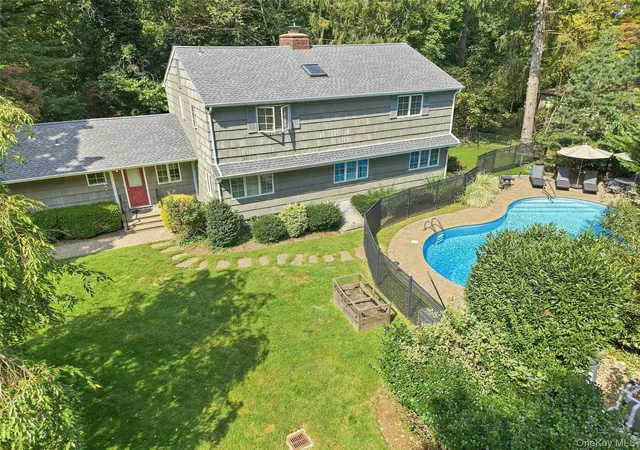 Photo 4 of Single family home for sale at 214 Norwood Ave, Northport, NY 11768 | MLS# 1059326 | Listing updated on 2026-10-08