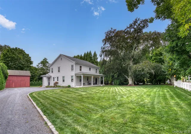 Photo 1 of Single family home for sale at 129 S Country Rd, Southampton, NY 11960 | MLS# 1059337 | Listing updated on 2026-10-07
