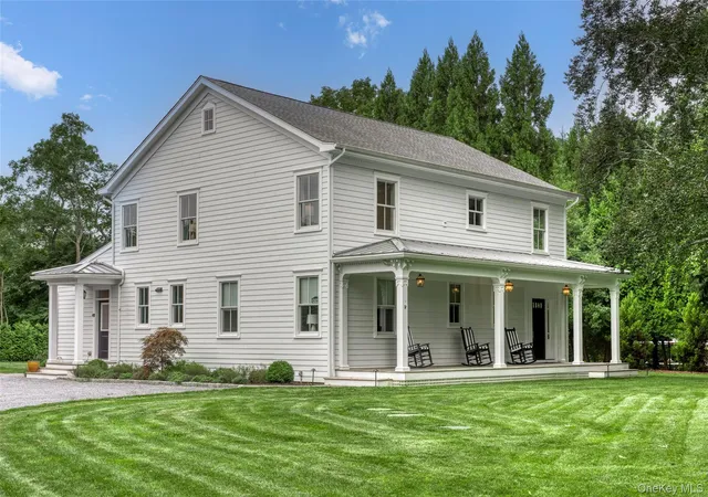 Photo 3 of Single family home for sale at 129 S Country Rd, Southampton, NY 11960 | MLS# 1059337 | Listing updated on 2026-10-07