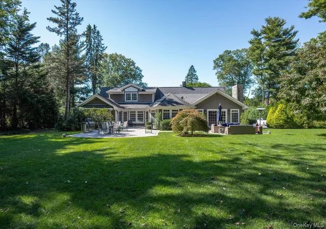 Photo 1 of Single family home for sale at 15 Haddington Dr, North Hempstead, NY 11568 | MLS# 1059338 | Listing updated on 2026-10-15