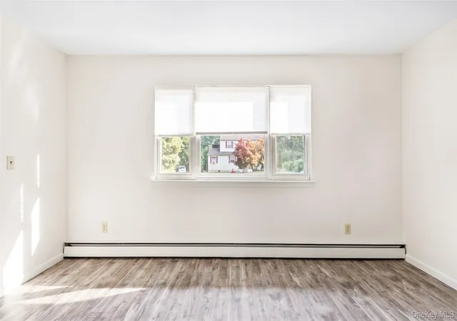 Photo 4 of Single family home for sale at 567 Boxwood Dr, Brookhaven, NY 11967 | MLS# 1059350 | Listing updated on 2026-10-07