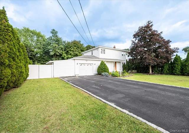 Photo 2 of Single family home for sale at 457 Washington Ave, Brookhaven, NY 11772 | MLS# 1059354 | Listing updated on 2026-10-07