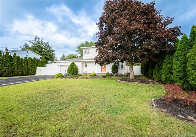 Photo 3 of Single family home for sale at 457 Washington Ave, Brookhaven, NY 11772 | MLS# 1059354 | Listing updated on 2026-10-07