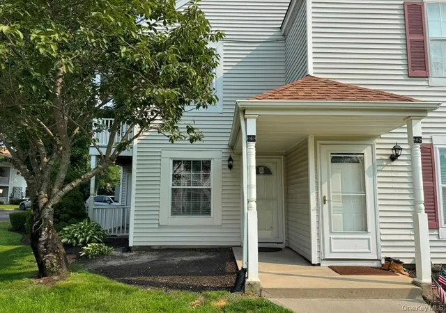 Condo for sale at 161 Fairview Cir, Brookhaven, NY 11953 | MLS# 1059358