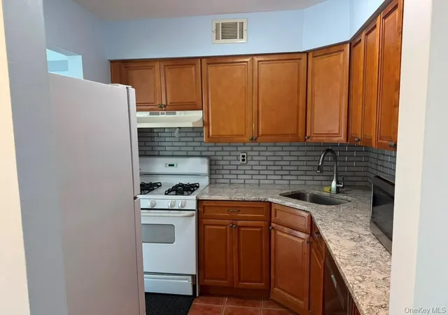 Photo 3 of Condo for sale at 161 Fairview Cir, Brookhaven, NY 11953 | MLS# 1059358 | Listing updated on 2026-10-07