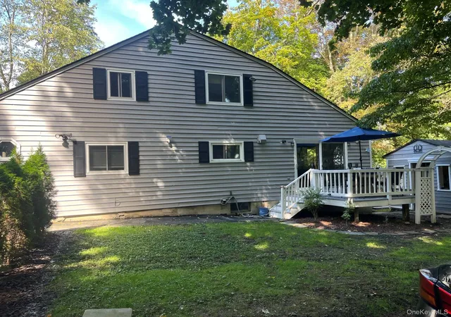 Photo 3 of Single family home for sale at 17 Lakelands Ave, Warwick (town), NY 10925 | MLS# 1059386 | Listing updated on 2026-10-10