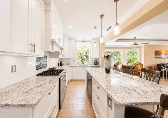 Photo 3 of Multi family home for sale at 5434 Amboy Rd, New York, NY 10312 | MLS# 1059393 | Listing updated on 2026-10-07