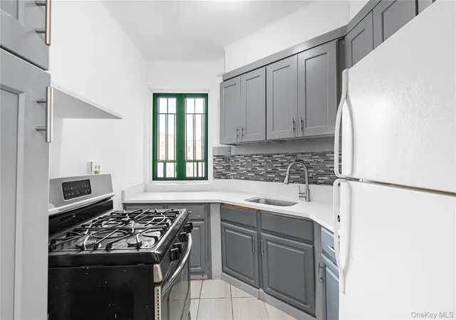 Photo 3 of Condo for sale at 1946 E Tremont Ave #5H, New York, NY 10462 | MLS# 1059396 | Listing updated on 2026-10-07