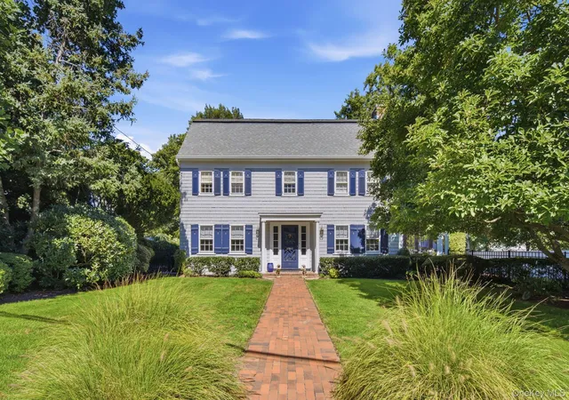Photo 2 of Single family home for sale at 75 Dewey St, Huntington, NY 11743 | MLS# 1059398 | Listing updated on 2026-10-09
