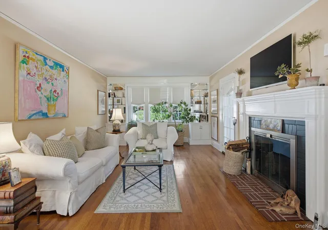 Photo 3 of Single family home for sale at 75 Dewey St, Huntington, NY 11743 | MLS# 1059398 | Listing updated on 2026-10-09