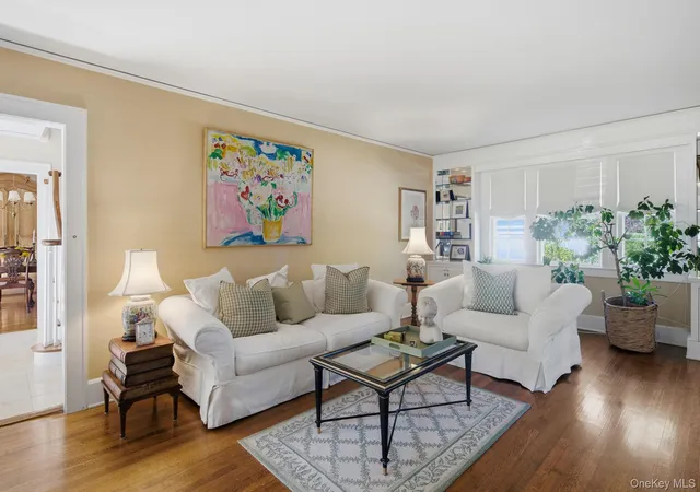 Photo 4 of Single family home for sale at 75 Dewey St, Huntington, NY 11743 | MLS# 1059398 | Listing updated on 2026-10-09