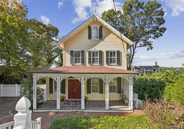 Photo 4 of Single family home for sale at 43 E Shore Rd, Huntington, NY 11743 | MLS# 1059406 | Listing updated on 2026-10-09