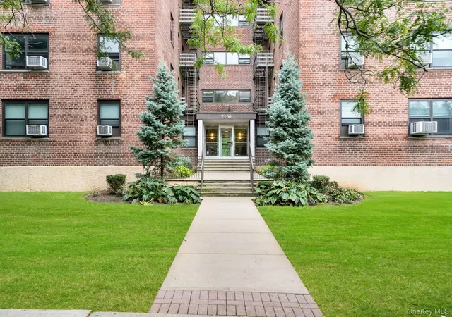 Photo 2 of House for sale at 73-50 Bell Blvd #4A, New York, NY 11364 | MLS# 1059407 | Listing updated on 2026-10-07
