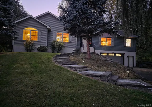 Photo 1 of Single family home for sale at 188 Hoyt St, Esopus, NY 12466 | MLS# 1059423 | Listing updated on 2026-10-07