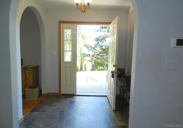 Photo 3 of Single family home for sale at 188 Hoyt St, Esopus, NY 12466 | MLS# 1059423 | Listing updated on 2026-10-07