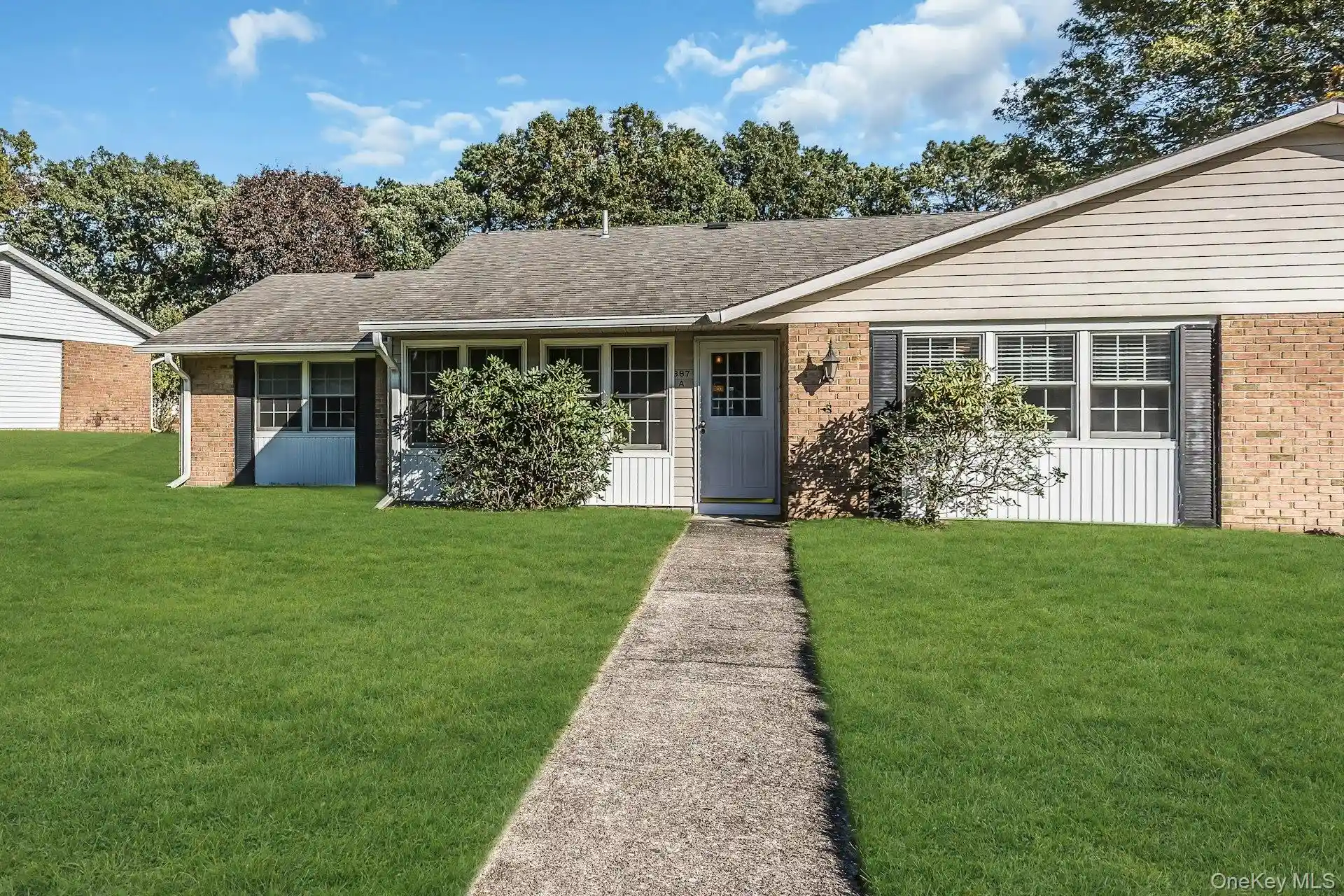 Listing Photo 2 - Condo for sale in 387 Woodbridge Dr located at 387 Woodbridge Dr, Brookhaven, NY 11961 - Unit 387 Woodbridge Dr