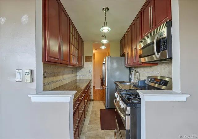 Photo 3 of Condo for sale at 355 Bronx River Rd #3G, Yonkers, NY 10704 | MLS# 1059453 | Listing updated on 2026-10-07