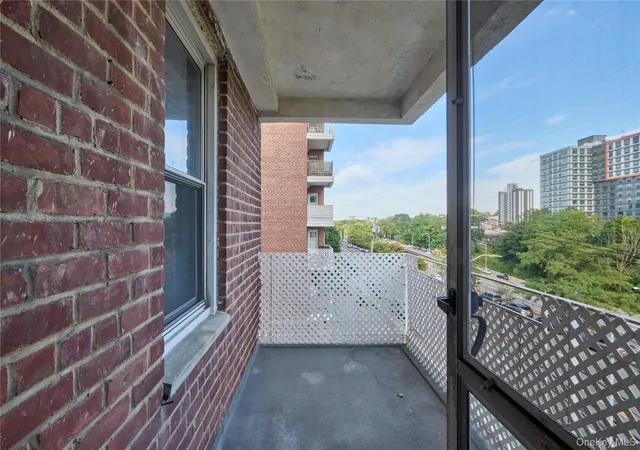 Photo 3 of House for sale at 355 Bronx River Rd #3G, Yonkers, NY 10704 | MLS# 1059453 | Listing updated on 2026-10-07