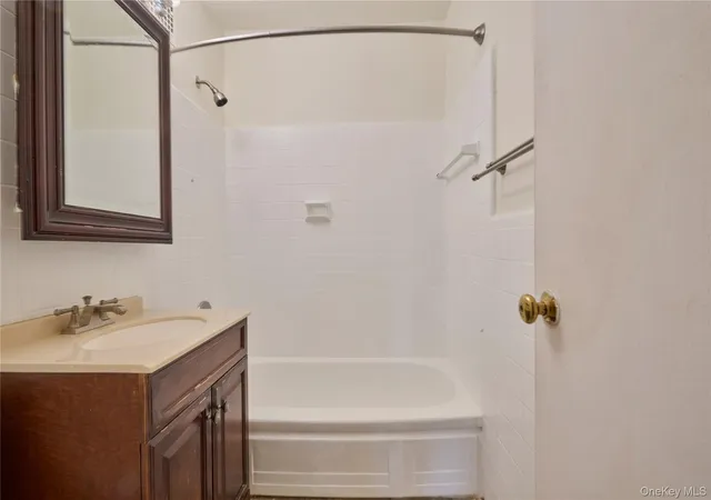 Photo 4 of House for sale at 355 Bronx River Rd #3G, Yonkers, NY 10704 | MLS# 1059453 | Listing updated on 2026-10-07