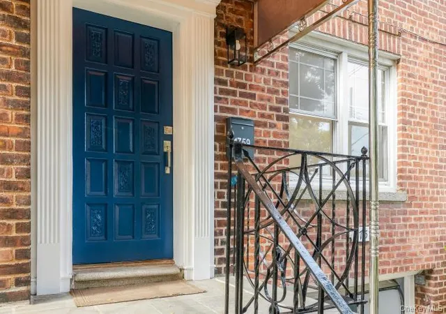 Photo 1 of Single family home for sale at 1759 Tenbroeck Ave, New York, NY 10461 | MLS# 1059487 | Listing updated on 2026-10-17