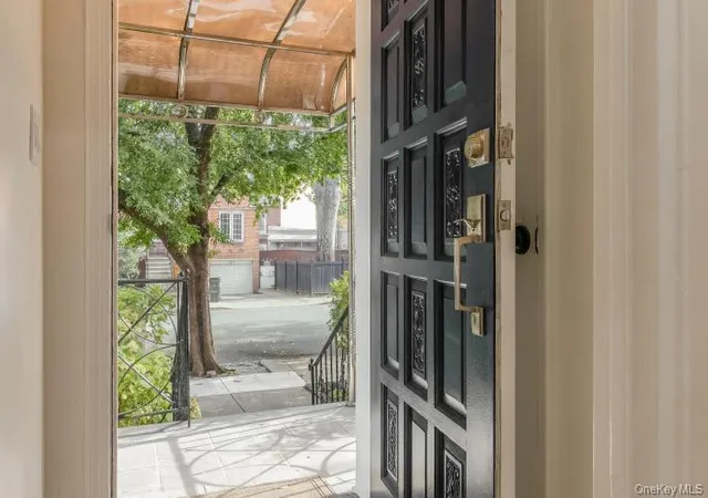 Photo 3 of Single family home for sale at 1759 Tenbroeck Ave, New York, NY 10461 | MLS# 1059487 | Listing updated on 2026-10-17