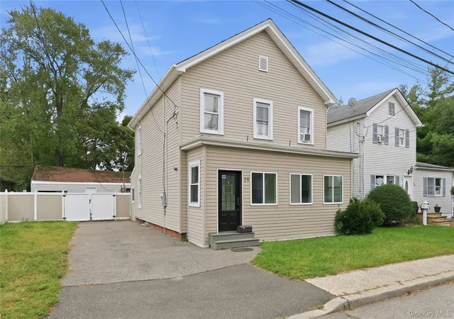 Photo 1 of Single family home for sale at 19 Railroad Ave, Babylon, NY 11701 | MLS# 1059506 | Listing updated on 2026-10-08