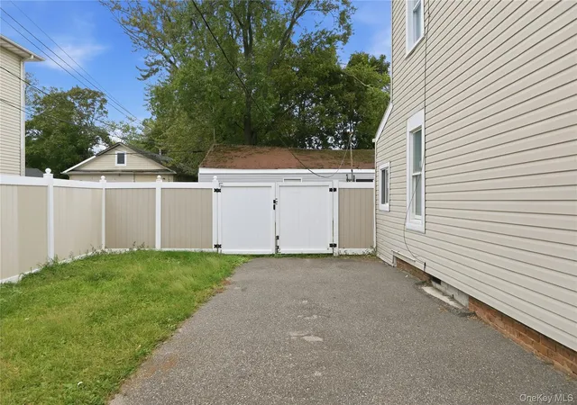 Photo 3 of Single family home for sale at 19 Railroad Ave, Babylon, NY 11701 | MLS# 1059506 | Listing updated on 2026-10-08
