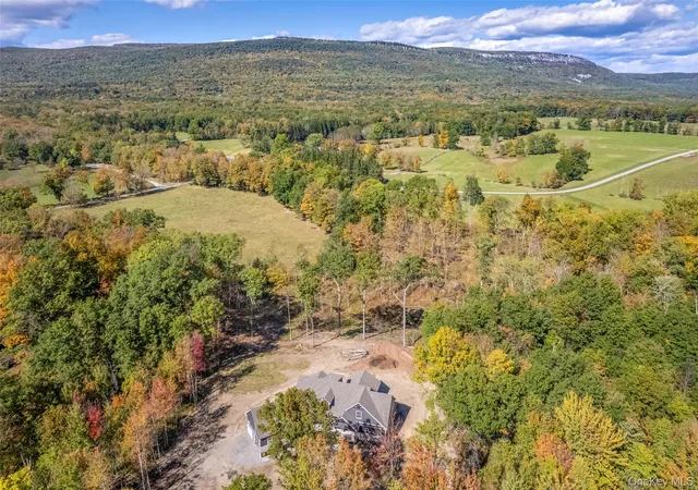 Photo 15 of Single family home for sale at 100 Tillson Lake Rd, Gardiner, NY 12589 | MLS# 1059510 | Listing updated on 2026-10-08