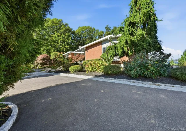 Photo 3 of Single family home for sale at 17 Terra Mar Dr, Huntington, NY 11743 | MLS# 1059512 | Listing updated on 2026-10-27