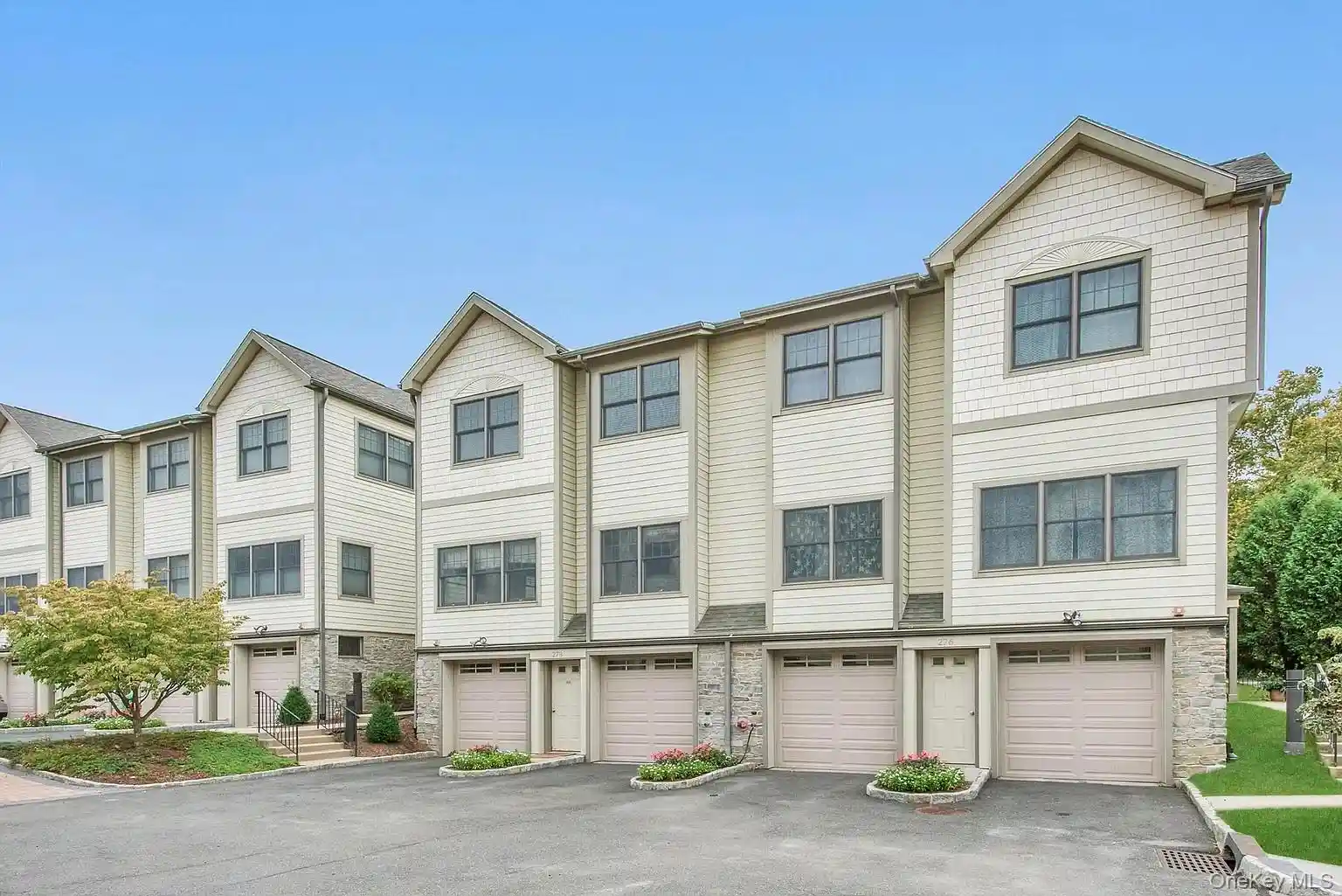 Listing Photo 2 - Condo for sale in 278 Church St located at 278 Church St, White Plains, NY 10603 - Unit 278 Church St