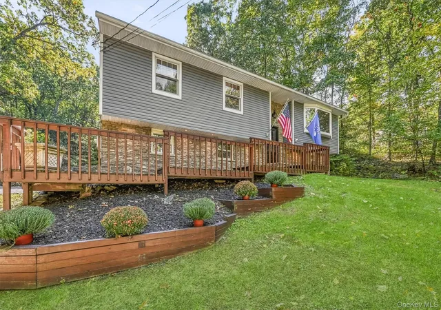 Photo 1 of Single family home for sale at 1426 E Mombasha, Monroe, NY 10950 | MLS# 1059552 | Listing updated on 2026-10-10